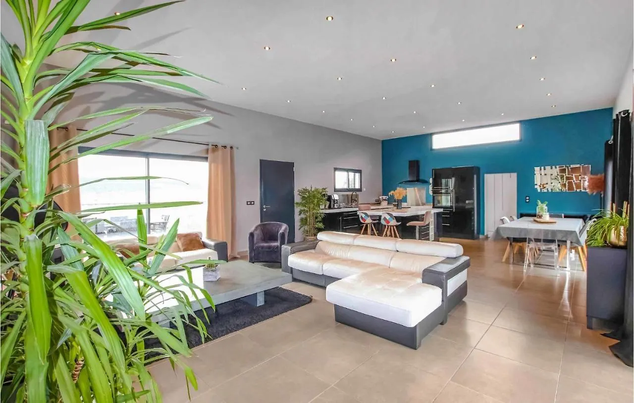 Dom wakacyjny Nice Home In Lussas With Outdoor Swimming Pool